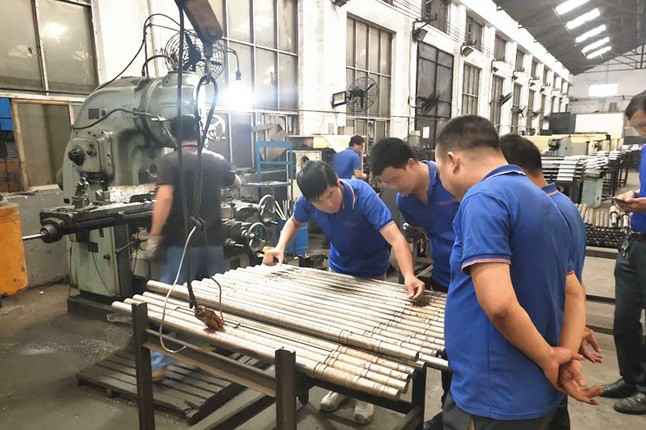 郑州宏志设计顾问有限公司每周对各个工序进行质量监督检验的现场。